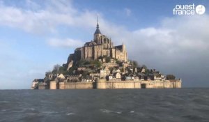 VIDÉO. Grandes marées : le Mont Saint-Michel redevient une île, on a suivi la SNSM sur leur bateau 
