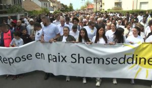 A Viry-Châtillon, une marche blanche en hommage à Shemseddine, adolescent battu à mort