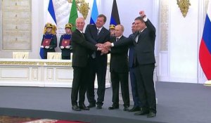 "Russie! Russie!" Poutine et les dirigeants des régions séparatistes ont signé les documents d'annex