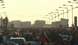 Irak: les partisans de Sadr démantèlent un mur en béton pour atteindre la Zone verte