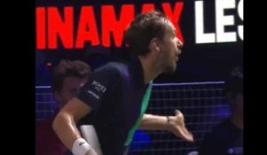 Lors de son match contre Stan Wawrinka, Daniil Medvedev craque et s’embrouille avec le public...