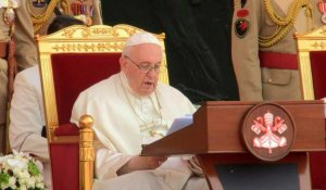Bahreïn: le pape met en garde contre les divisions mondiales menant au "précipice"