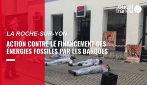 VIDÉO. Action coup de poing d’Attac contre le financement des énergies fossiles par les banques