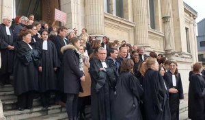 Rassemblement des magistrats, greffiers et avocats sur les marches du palais de Justice du Havre, mardi 22 novembre 2022