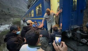 Manifestations au Pérou: évacuation de 200 touristes bloqués au Machu Picchu