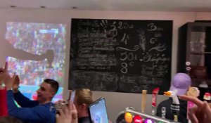 Coupe du monde: Scène de liesse dans un bar à Epernay