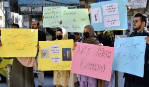 Interdiction d'aller à l'université : les jeunes Afghanes manifestent pour leur droit à l'éducation