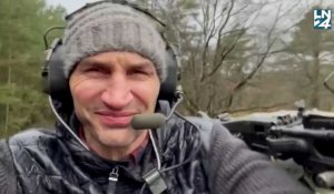 Wladimir Klitschko conduit un char Leopard et remercie l'Allemagne pour le "chat"