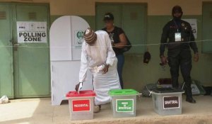 Nigeria: avec retard, les électeurs votent à Abuja