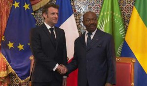 Macron accueilli à Libreville par son homologue Ali Bongo Ondimba