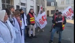 Zuydcoote : la CGT de l'Hôpital Maritime se rend devant la permanence du député Paul Christophe