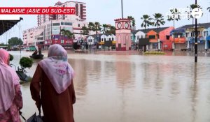 VIDEO. Des milliers d'habitants doivent fuir après les  pluies diluviennes en Malaisie
