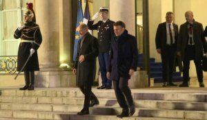 Emmanuel Macron et Olaf Scholz quittent ensemble l'Elysée
