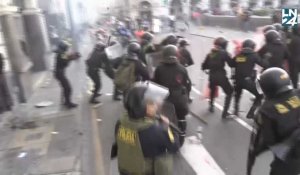  Pérou: violents heurts lors du grand rassemblement à Lima