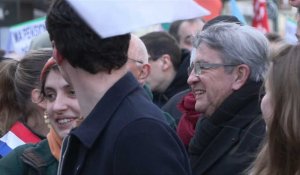 Retraites: Etudiants et Insoumis défilent ensemble à Paris