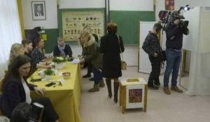 République tchèque: ouverture d'un bureau de vote pour le second tour de la présidentielle