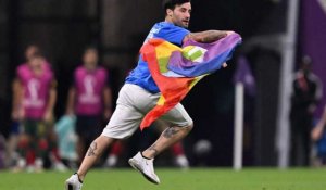 Mondial-2022 : le drapeau LGBT s'invite sur la pelouse du match Portugal-Uruguay