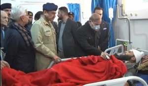 Pakistan : le Premier ministre rencontre les victimes de l'explosion dans une mosquée