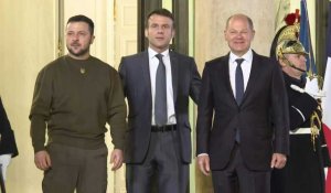 Volodymyr Zelensky arrive au Palais de l'Elysée pour un dîner de travail avec Macron &amp; Scholz