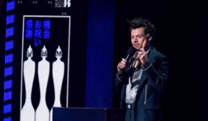 Harry Styles aux Brit Awards : il répond aux critiques sur son statut de « privilégié »