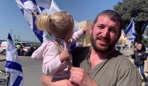 Israël: Un manifestant décrie le projet de réforme judiciaire