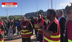 VIDÉO. Une manifestation des salariés CGT de l'énergie pour de meilleurs salaires devant le palais des congrès de Deauville