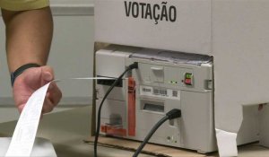 Fermeture des bureaux de vote et début du dépouillement à Brasilia