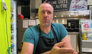 Nicolas Dangriaux, patron de la friterie "D'une frite à l'autre" doit payer 7.500 € de facture énergétique pour seulement huit mois d'ouverture.