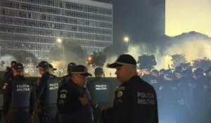 Brésil: la police sécurise les lieux de pouvoir après l'assaut des bolsonaristes