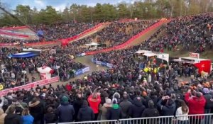 Cyclo-cross - Coupe du Monde - Zonhoven 2023 - Wout Van Aert le plus fort de tous et chez lui à Zonhoven devant une foule en délire !