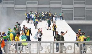 Brésil : des manifestants pro-Bolsonaro ont envahi le Congrès, affrontements avec la police