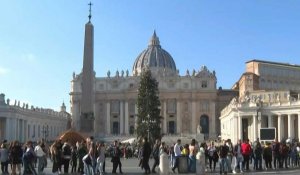 Les touristes à Rome "inquiets" pour la santé de Benoît XVI