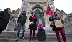 Manifestation en soutien à la professeure Sophie Djigo à Valenciennes 