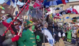 Carnaval 2023 : des centaines de carnavaleux à la bande de Ghyvelde