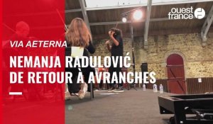 VIDÉO. Le violoniste Nemanja Radulovic a choisi Avranches pour sa grande répétition 