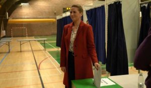 Danemark: la Première ministre sociale-démocrate sortante Frederiksen vote lors des législatives