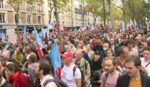 Paris: Des milliers de personnes à la "marche contre la vie chère et l'inaction climatique"
