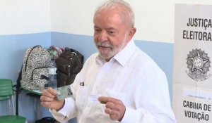 Lula vote au second tour de la présidentielle du Brésil