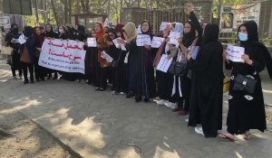 Des Afghanes manifestent contre l'expulsion d'étudiantes d'une résidence universitaire