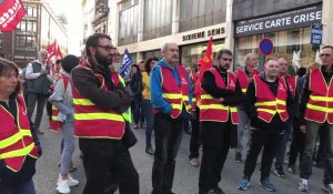 Mouvement social devant la sous-préfecture de Saint-Quentin