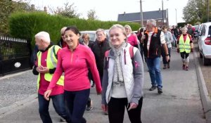 Plus d'une centaine de personnes ont marché dans les rues d'Eppeville pour Octobre rose