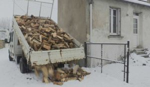 Dans l'Allier, l'atelier bois des "Restos" réchauffe les plus démunis