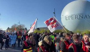 Défilé devant le ballon captif d’Epernay manifestation du 7 février 2023