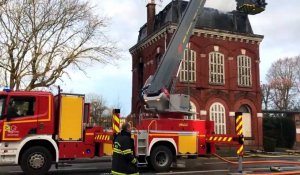 Un bâtiment inoccupé del’EPSM de Saint-André-lez-Lille part en fumée.
