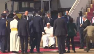 Soudan du Sud: le pape François arrive à l'aéroport de Juba