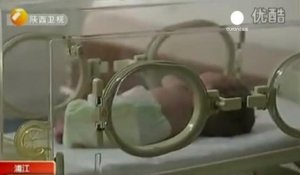 Chine : sauvetage d'un bébé coincé dans le conduit des W.C.