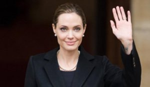 Angelina Jolie subit une ablation préventive des seins
