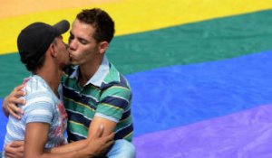 La justice brésilienne autorise le mariage gay