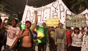 Les manifestants sceptiques après le discours de Dilma Rousseff