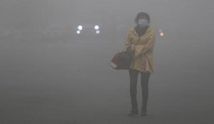 VIDÉO : une ville chinoise plongée dans un nuage de pollution